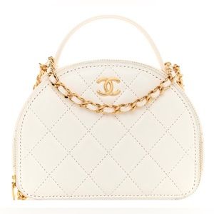 CHANEL
Lambskin Quilted Small Chic Riviera Top Handle Vanity Case White